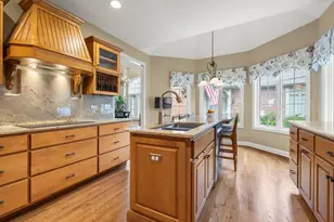 5610 Durand Dr, Downers Grove, IL 60516 - Photo 3