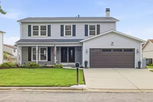 953 Moccasin Ct, Carol Stream, IL 60188 - Photo 1