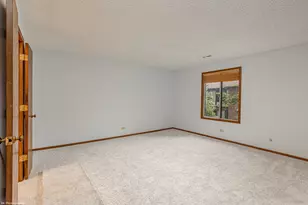 8127 Chestnut Dr, Palos Hills, IL 60465 - Photo 15
