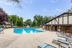 8127 Chestnut Dr, Palos Hills, IL 60465 - Photo 21