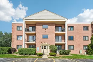 5403 Chateau Dr, Rolling Meadows, IL 60008 - Photo 1