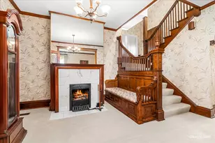 386 E Chicago St, Elgin, IL 60120 - Photo 3