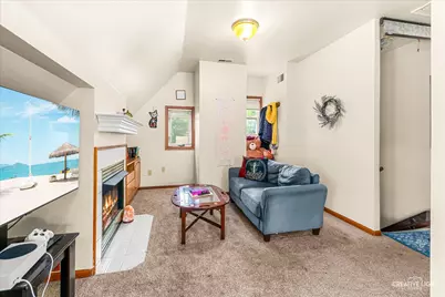 386 E Chicago Street, Elgin, IL 60120 - Photo 23