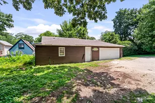 386 E Chicago St, Elgin, IL 60120 - Photo 33