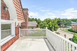 386 E Chicago St, Elgin, IL 60120 - Photo 29