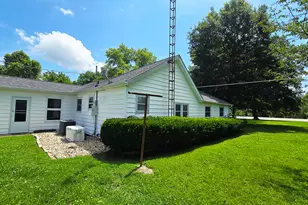 2769 Old 51 Rd, Sandoval, IL 62882 - Photo 9