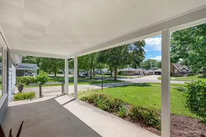 316 S Elmwood Drive, Aurora, IL 60506 - Photo 7