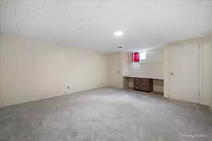 316 S Elmwood Dr, Aurora, IL 60506 - Photo 41