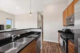3920 N Sheridan Rd, Chicago, IL 60613 - Photo 13