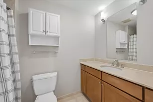 3920 N Sheridan Rd, Chicago, IL 60613 - Photo 17