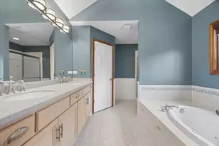 202 W Willow St, Lombard, IL 60148 - Photo 11
