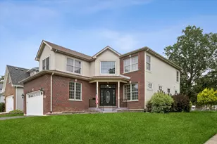 202 W Willow St, Lombard, IL 60148 - Photo 1
