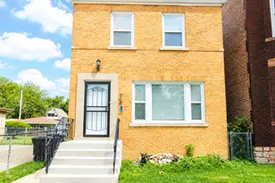 748 E 69th Pl, Chicago, IL 60637 - Photo 1