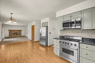 221 Foxmoor Rd, Fox River Grove, IL 60021 - Photo 9