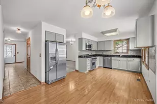 221 Foxmoor Rd, Fox River Grove, IL 60021 - Photo 11