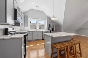 4928 W Eddy St, Chicago, IL 60641 - Photo 5