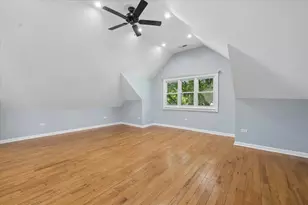 4928 W Eddy St, Chicago, IL 60641 - Photo 9
