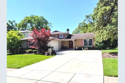 243 Palmgren Court, Buffalo Grove, IL 60089 - Photo 1