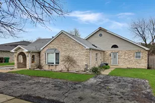 16621 84th Ave, Tinley Park, IL 60477 - Photo 1
