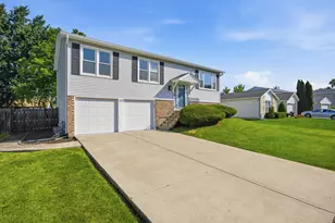 38 Blue Ridge Dr, Glendale Heights, IL 60139 - Photo 1