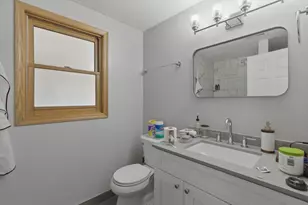 2033 W Huron St, Chicago, IL 60612 - Photo 7
