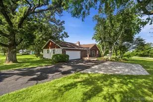 17N228 Oak Grove Dr, Hampshire, IL 60140 - Photo 3
