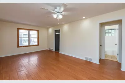 302 E Washington Street, Round Lake Park, IL 60073 - Photo 5