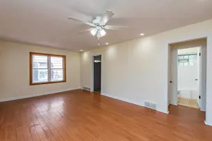 302 E Washington St, Round Lake Park, IL 60073 - Photo 5