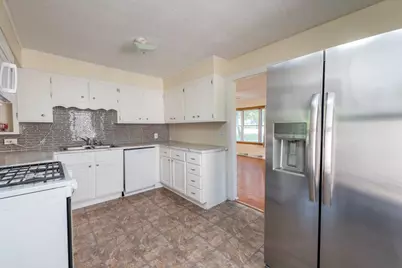 302 E Washington Street, Round Lake Park, IL 60073 - Photo 11