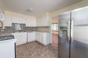 302 E Washington St, Round Lake Park, IL 60073 - Photo 11