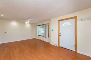 302 E Washington St, Round Lake Park, IL 60073 - Photo 7