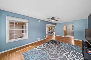 30W044 Bruce Ln, Naperville, IL 60563 - Photo 11