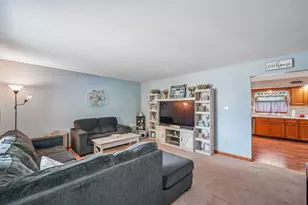 1353 Georgetown Dr, Bourbonnais, IL 60914 - Photo 5