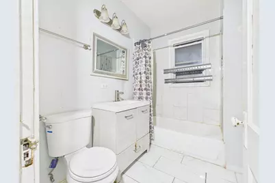 7826 S Paxton Avenue, Chicago, IL 60649 - Photo 9