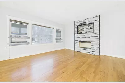 7826 S Paxton Avenue, Chicago, IL 60649 - Photo 3
