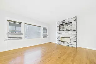 7826 S Paxton Ave, Chicago, IL 60649 - Photo 3