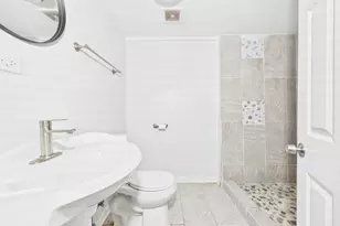 7826 S Paxton Ave, Chicago, IL 60649 - Photo 21