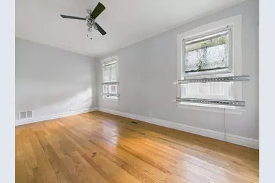 7826 S Paxton Avenue, Chicago, IL 60649 - Photo 7