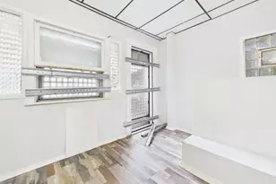 7826 S Paxton Ave, Chicago, IL 60649 - Photo 13