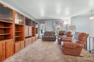834 Edenwood Dr, Roselle, IL 60172 - Photo 9