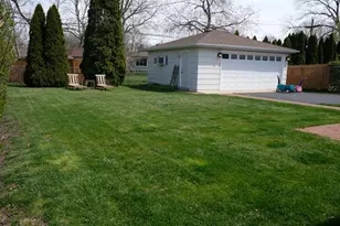 891 E Grant Dr, Des Plaines, IL 60016 - Photo 11