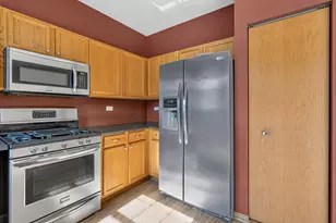2325 Graystone Dr, Joliet, IL 60431 - Photo 3