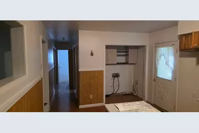 119 W Montgomery Street, Oakland, IL 61943 - Photo 11