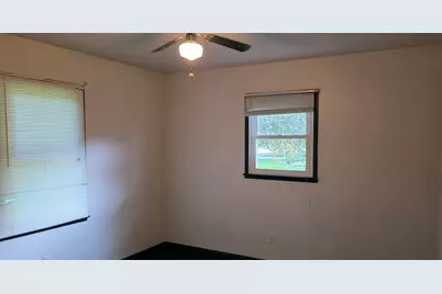 119 W Montgomery Street, Oakland, IL 61943 - Photo 5