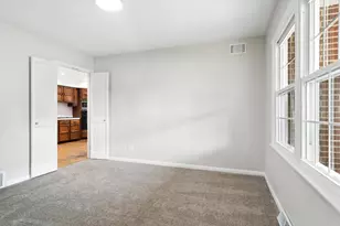1319 N Columbine Dr, Mount Prospect, IL 60056 - Photo 7