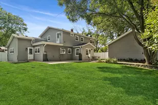 1319 N Columbine Dr, Mount Prospect, IL 60056 - Photo 27