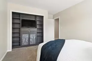 1319 N Columbine Dr, Mount Prospect, IL 60056 - Photo 21