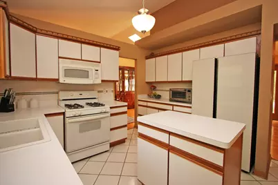 464 Farm Bridge Road, Lake Zurich, IL 60047 - Photo 9