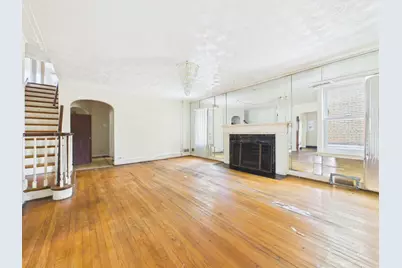8156 S Paxton Avenue, Chicago, IL 60617 - Photo 3