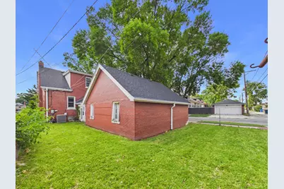 8156 S Paxton Avenue, Chicago, IL 60617 - Photo 23